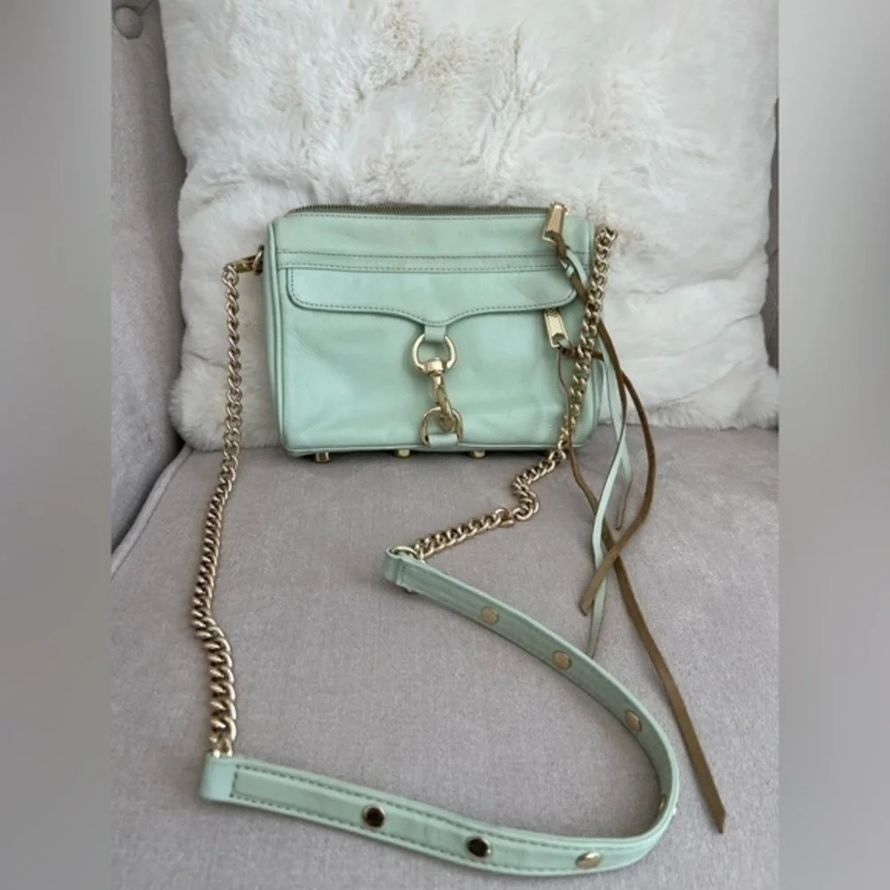 PRE-OWNED REBECCA MINKOFF LEATHER MINI MAC ALOE CLUTCH HANDBAG PURSE.